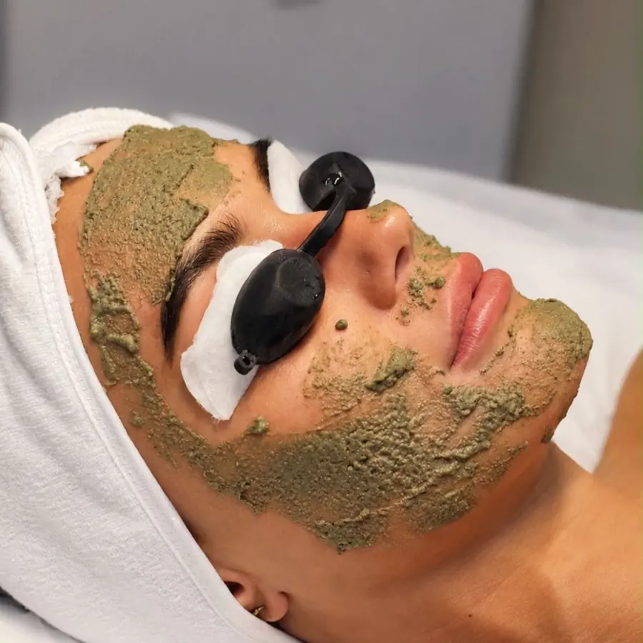 Algae peels at Radiance by Charlotte